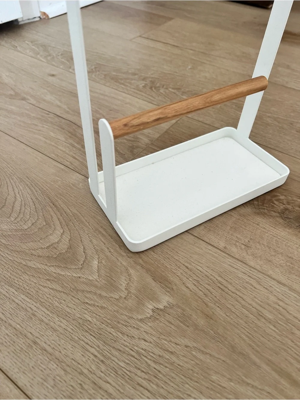 Yamazaki Minimal White & Wood Jewelry Stand
